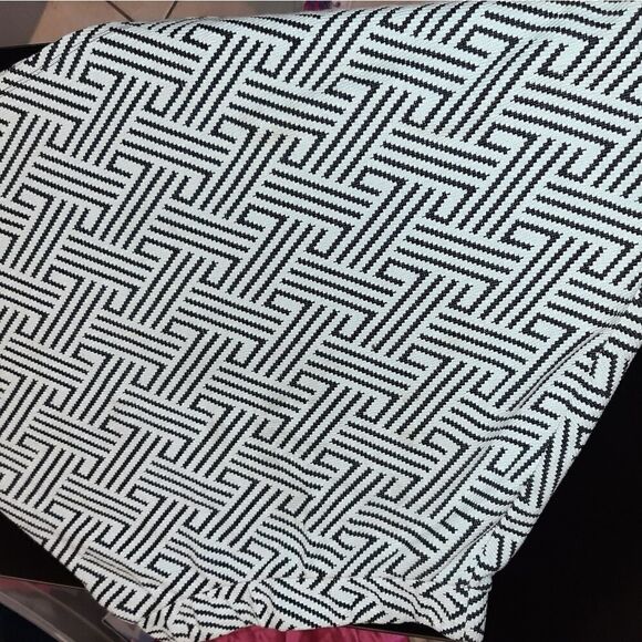 PaperMoon skirt flares out wide, black and white - Picture 10 of 10